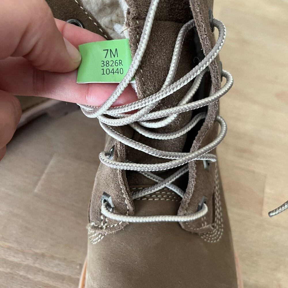 Timberland Boots Fold Down Fleece Lined in Taupe - Picture 3 of 7